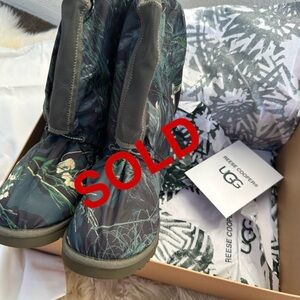 SOLD🌲UGG Reese Cooper Classic Mini Boots in Camo